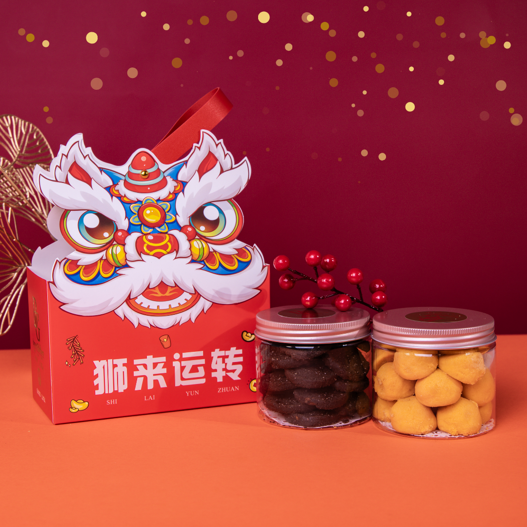 Fortune Lion Gift Bag F (Golden Chicken Flossy Pineapple Tarts & Sea Salt Dark Chocolate)